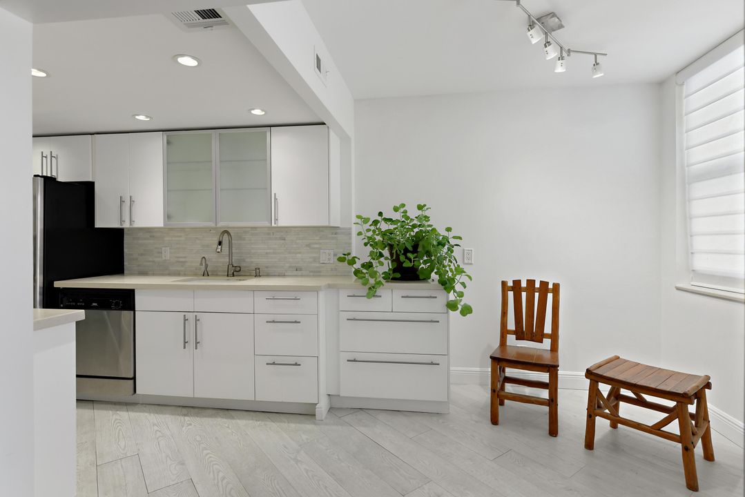 For Sale: $557,000 (1 beds, 1 baths, 1180 Square Feet)