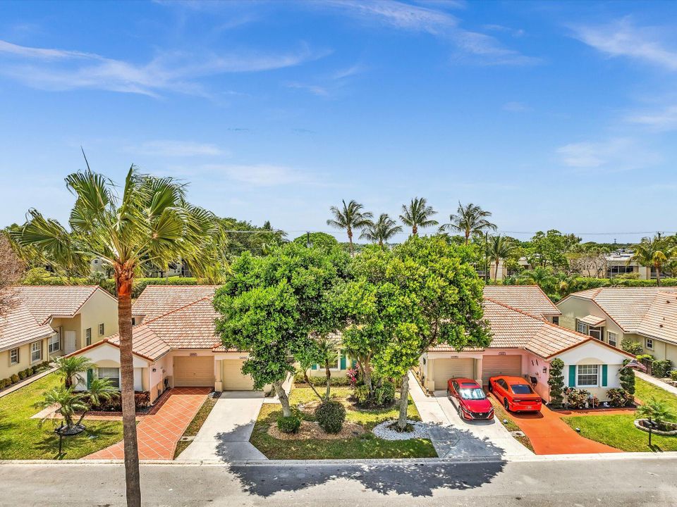 На продажу: $325,000 (2 спален, 2 ванн, 1246 Квадратных фут)