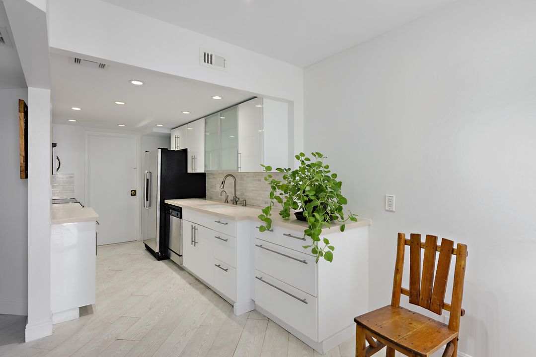 For Sale: $557,000 (1 beds, 1 baths, 1180 Square Feet)
