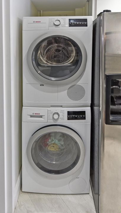 For Sale: $557,000 (1 beds, 1 baths, 1180 Square Feet)