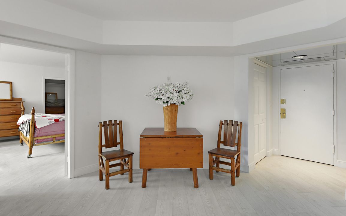 For Sale: $557,000 (1 beds, 1 baths, 1180 Square Feet)