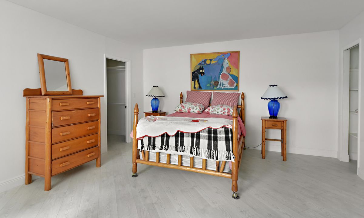 For Sale: $557,000 (1 beds, 1 baths, 1180 Square Feet)