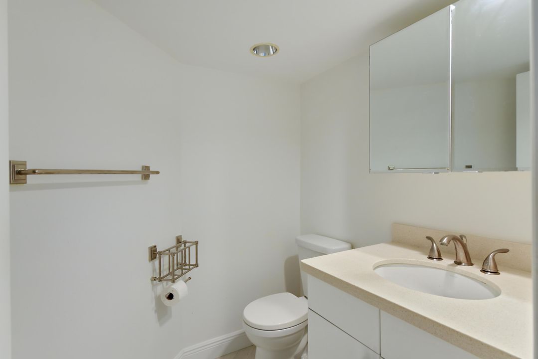 For Sale: $557,000 (1 beds, 1 baths, 1180 Square Feet)