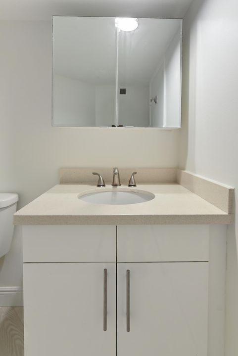 For Sale: $557,000 (1 beds, 1 baths, 1180 Square Feet)