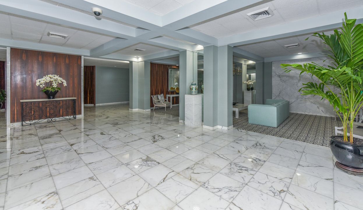 For Sale: $557,000 (1 beds, 1 baths, 1180 Square Feet)