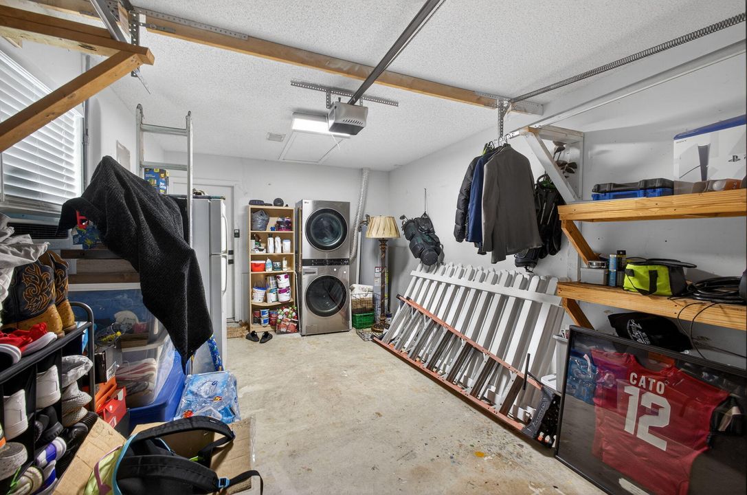 For Sale: $475,000 (2 beds, 2 baths, 1011 Square Feet)