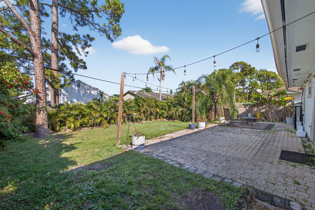 For Sale: $475,000 (2 beds, 2 baths, 1011 Square Feet)