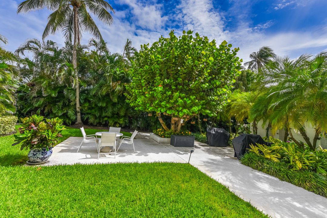 For Sale: $557,000 (1 beds, 1 baths, 1180 Square Feet)