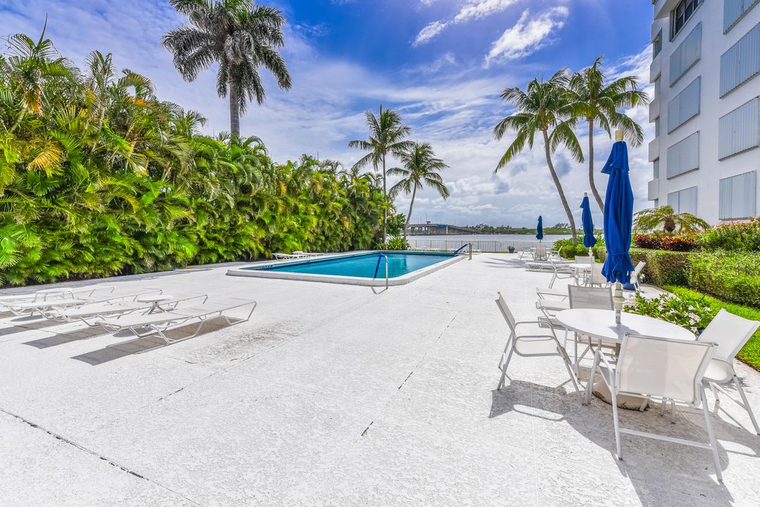 For Sale: $557,000 (1 beds, 1 baths, 1180 Square Feet)