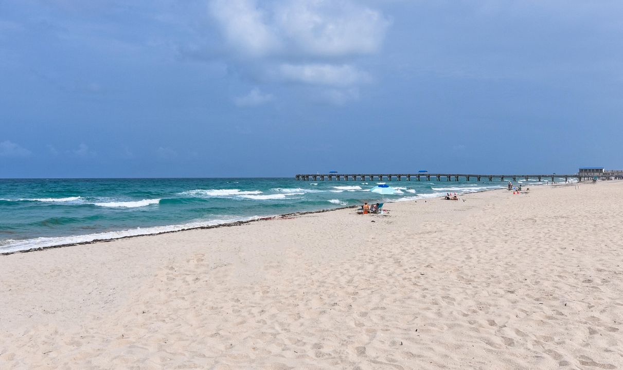 For Sale: $557,000 (1 beds, 1 baths, 1180 Square Feet)