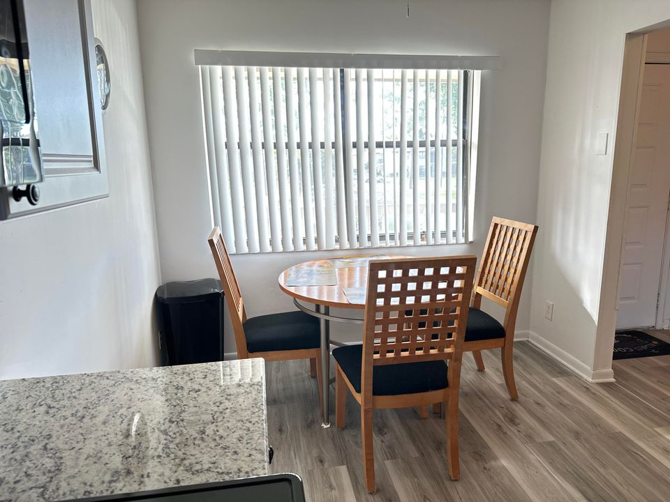 出租: $1,800 (2 贝兹, 2 浴室, 1186 平方英尺)