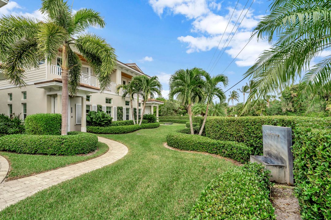 For Sale: $1,600,000 (2 beds, 3 baths, 1909 Square Feet)