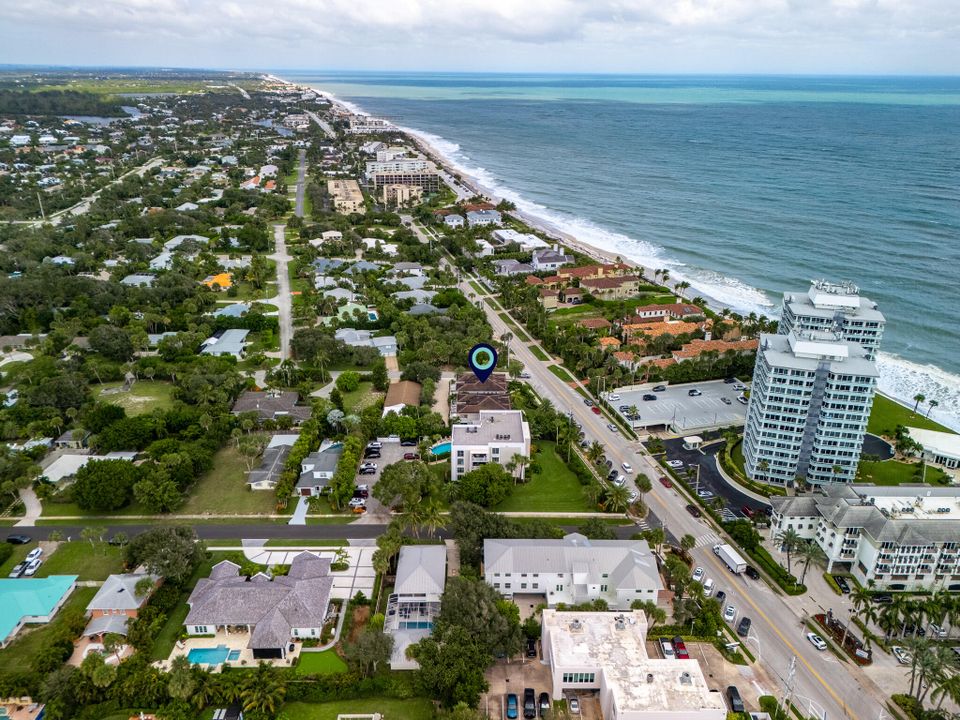 For Sale: $1,600,000 (2 beds, 3 baths, 1909 Square Feet)