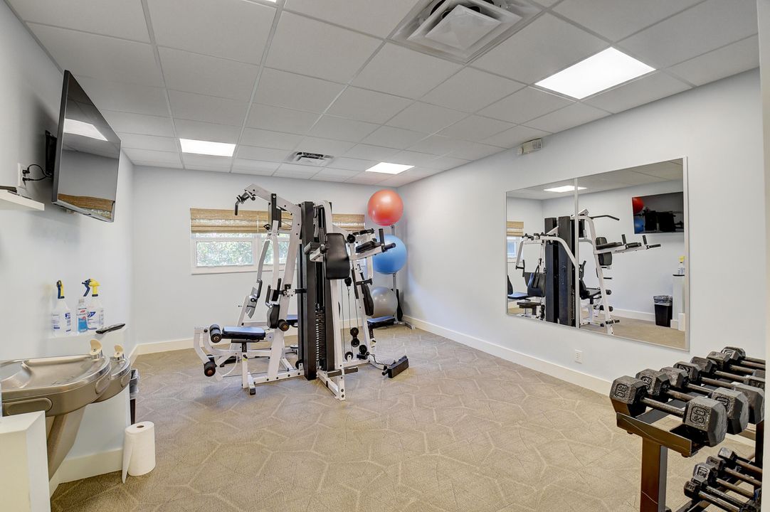 For Sale: $439,000 (2 beds, 2 baths, 1107 Square Feet)