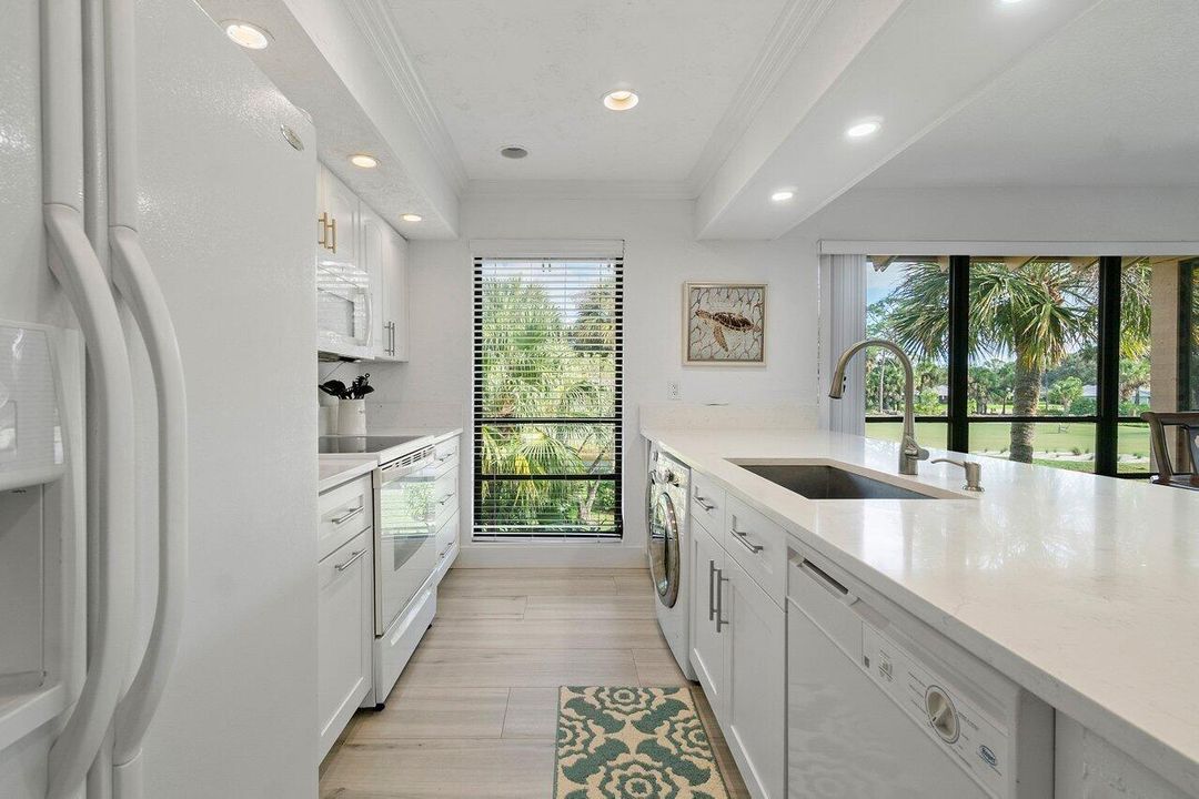 For Rent: $6,500 (2 beds, 2 baths, 1366 Square Feet)