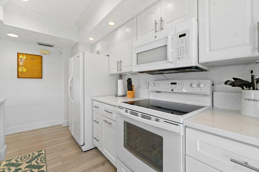 For Rent: $6,500 (2 beds, 2 baths, 1366 Square Feet)