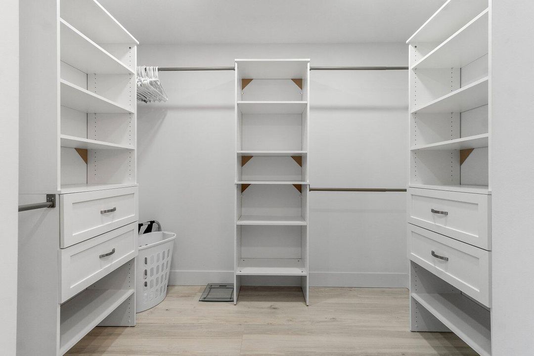 For Rent: $6,500 (2 beds, 2 baths, 1366 Square Feet)