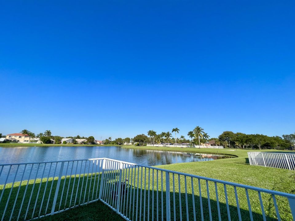 出租: $3,850 (3 贝兹, 2 浴室, 1647 平方英尺)