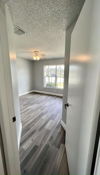 出租: $3,850 (3 贝兹, 2 浴室, 1647 平方英尺)