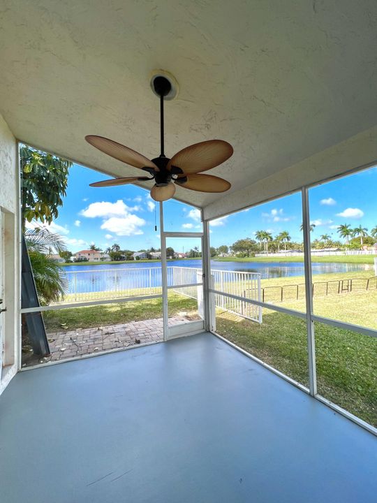 出租: $3,850 (3 贝兹, 2 浴室, 1647 平方英尺)