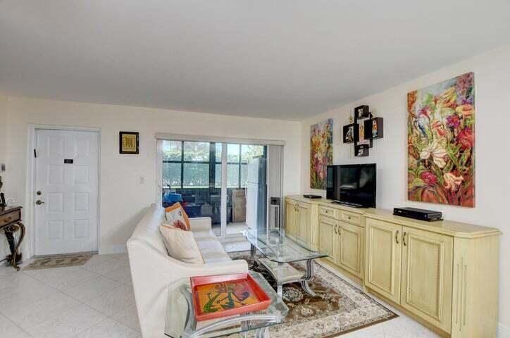 For Sale: $185,000 (2 beds, 2 baths, 852 Square Feet)