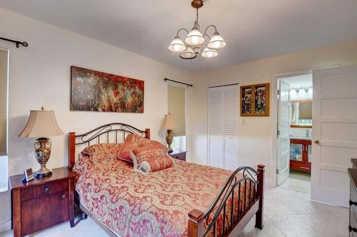 For Sale: $185,000 (2 beds, 2 baths, 852 Square Feet)