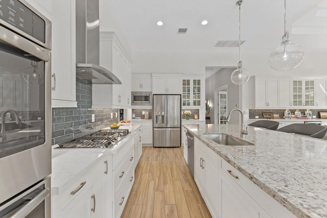 En Venta: $1,149,000 (2 camas, 2 baños, 2560 Pies cuadrados)