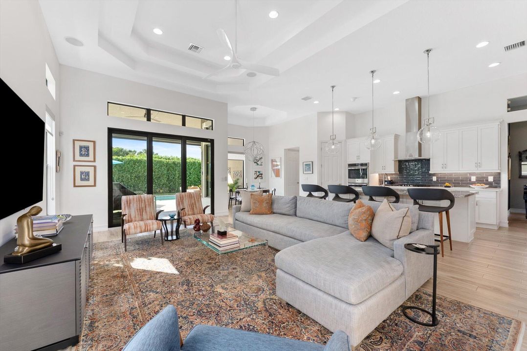 En Venta: $1,149,000 (2 camas, 2 baños, 2560 Pies cuadrados)