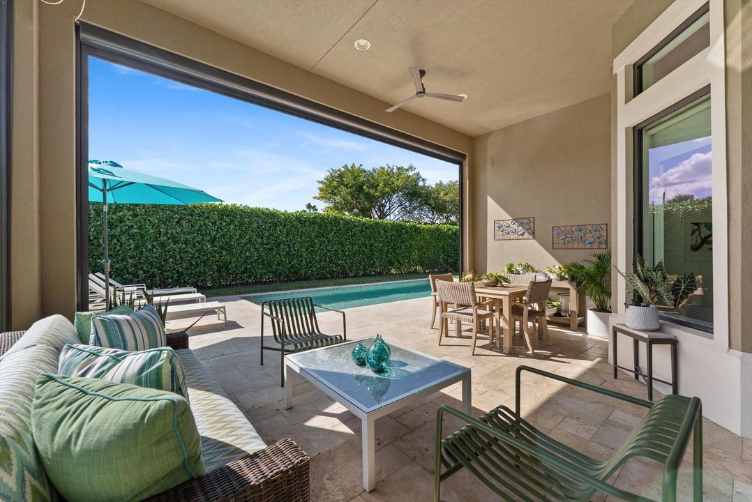 En Venta: $1,149,000 (2 camas, 2 baños, 2560 Pies cuadrados)