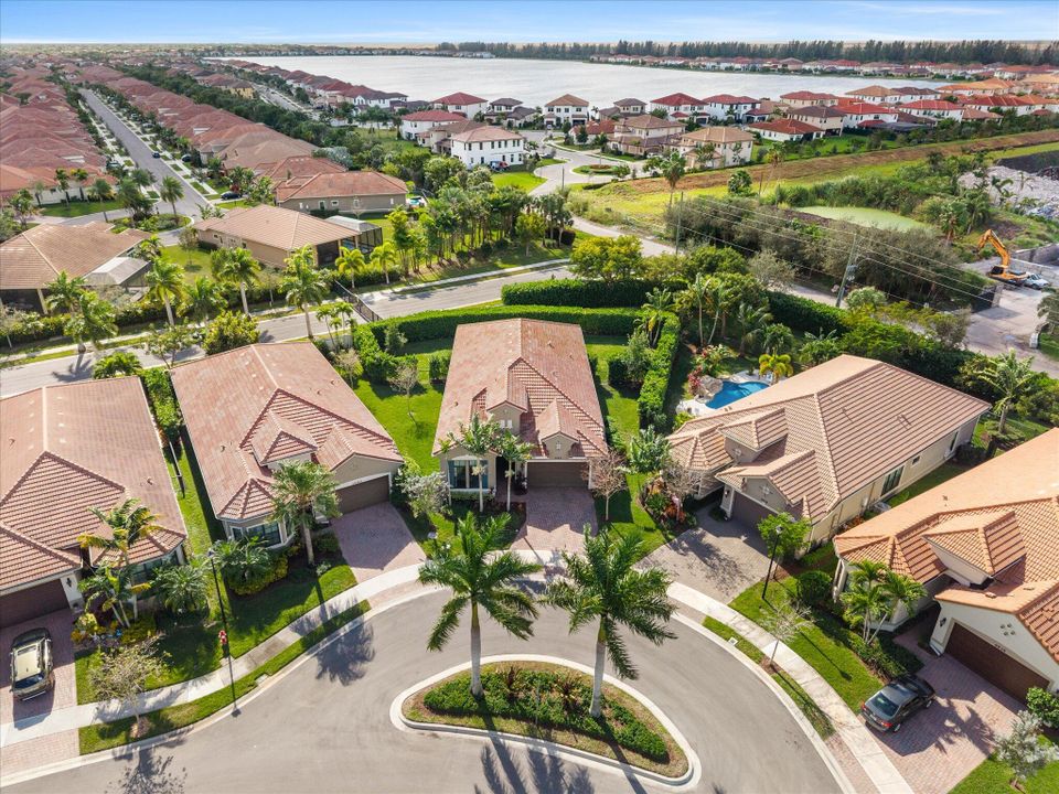 En Venta: $1,149,000 (2 camas, 2 baños, 2560 Pies cuadrados)