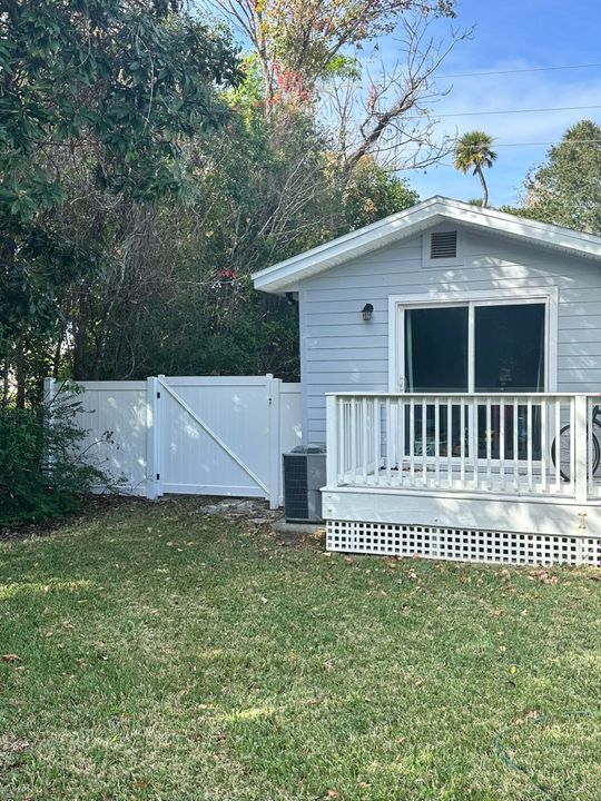 For Rent: $4,000 (5 beds, 2 baths, 1452 Square Feet)