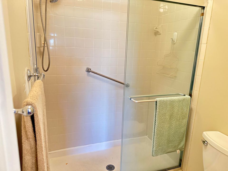 出租: $1,800 (2 贝兹, 2 浴室, 1186 平方英尺)