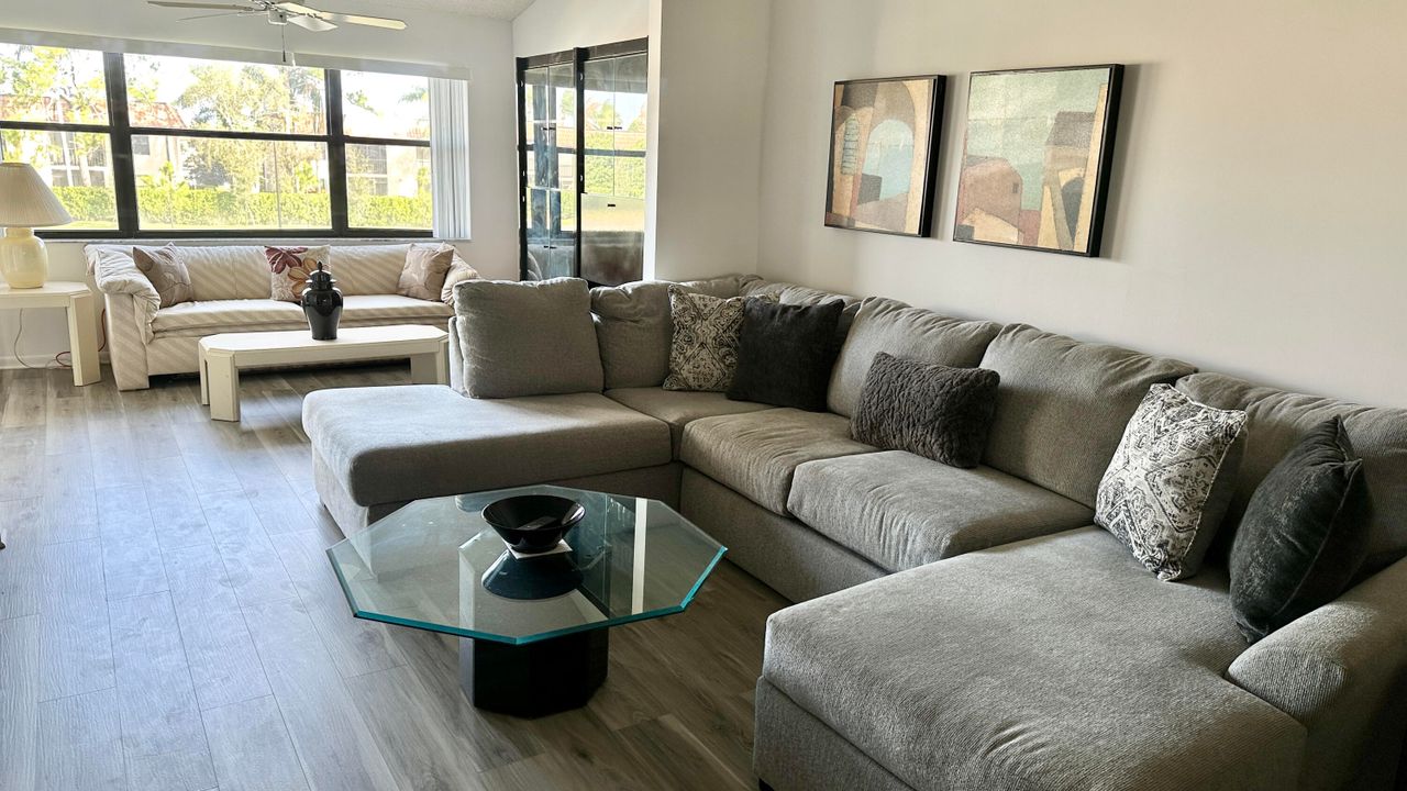 出租: $1,800 (2 贝兹, 2 浴室, 1186 平方英尺)