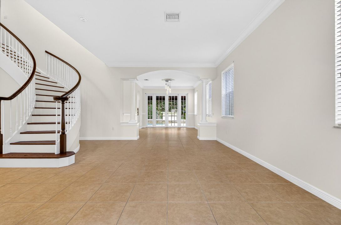 For Sale: $945,000 (5 beds, 3 baths, 3467 Square Feet)