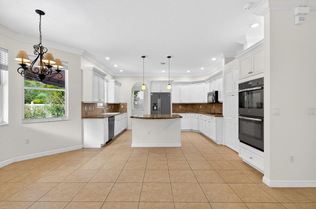 For Sale: $945,000 (5 beds, 3 baths, 3467 Square Feet)