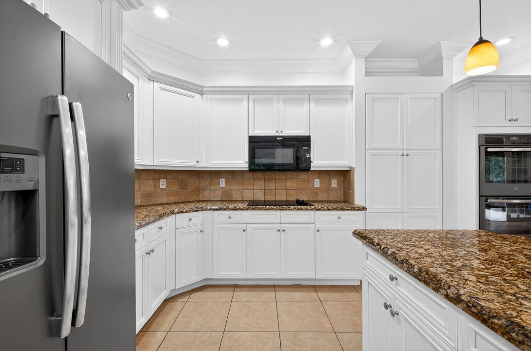 For Sale: $945,000 (5 beds, 3 baths, 3467 Square Feet)