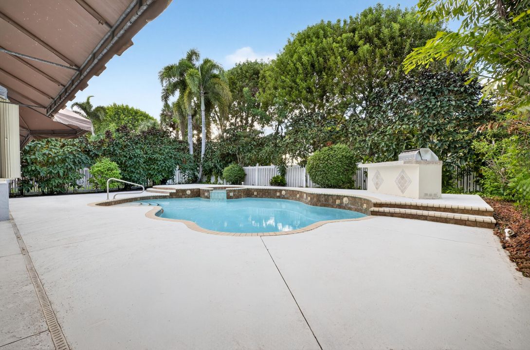 For Sale: $945,000 (5 beds, 3 baths, 3467 Square Feet)