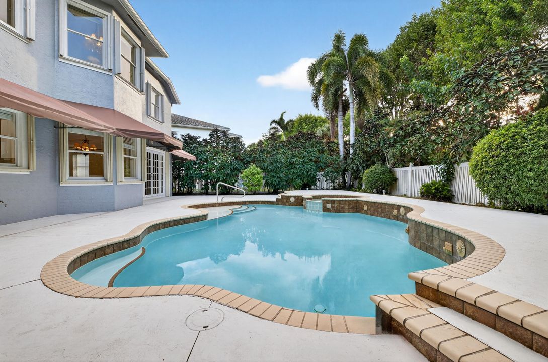 For Sale: $945,000 (5 beds, 3 baths, 3467 Square Feet)