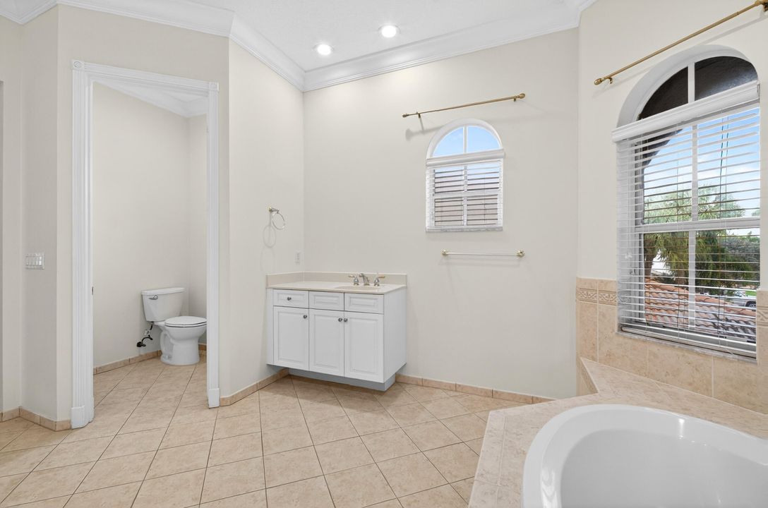 For Sale: $945,000 (5 beds, 3 baths, 3467 Square Feet)