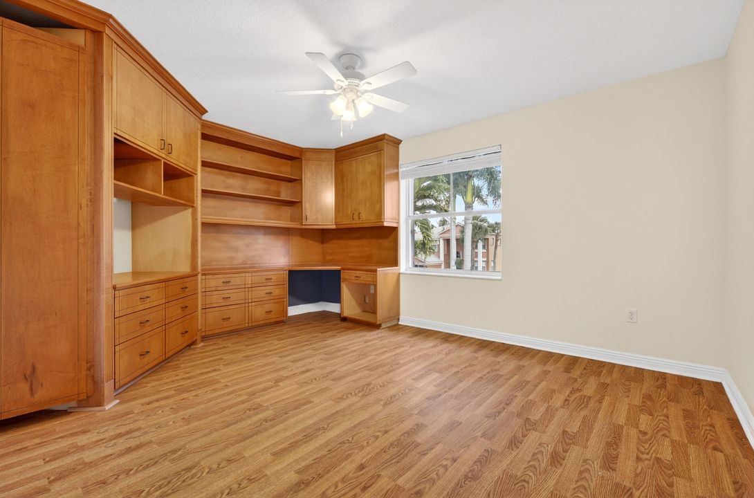 For Sale: $945,000 (5 beds, 3 baths, 3467 Square Feet)