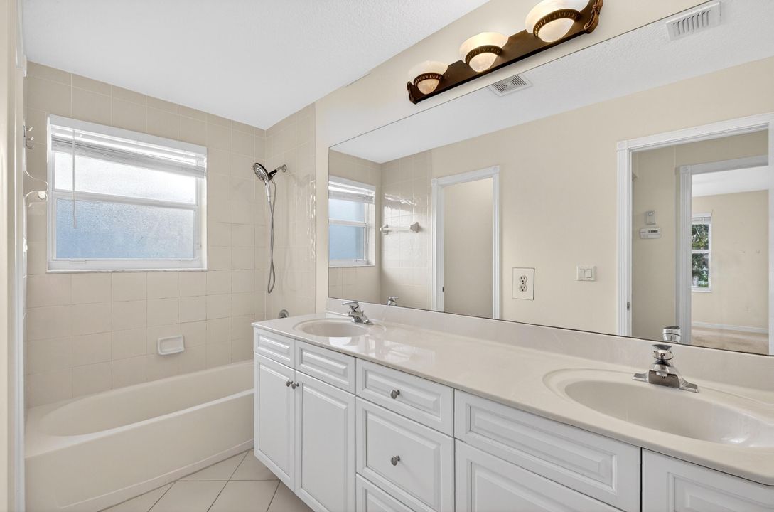 For Sale: $945,000 (5 beds, 3 baths, 3467 Square Feet)