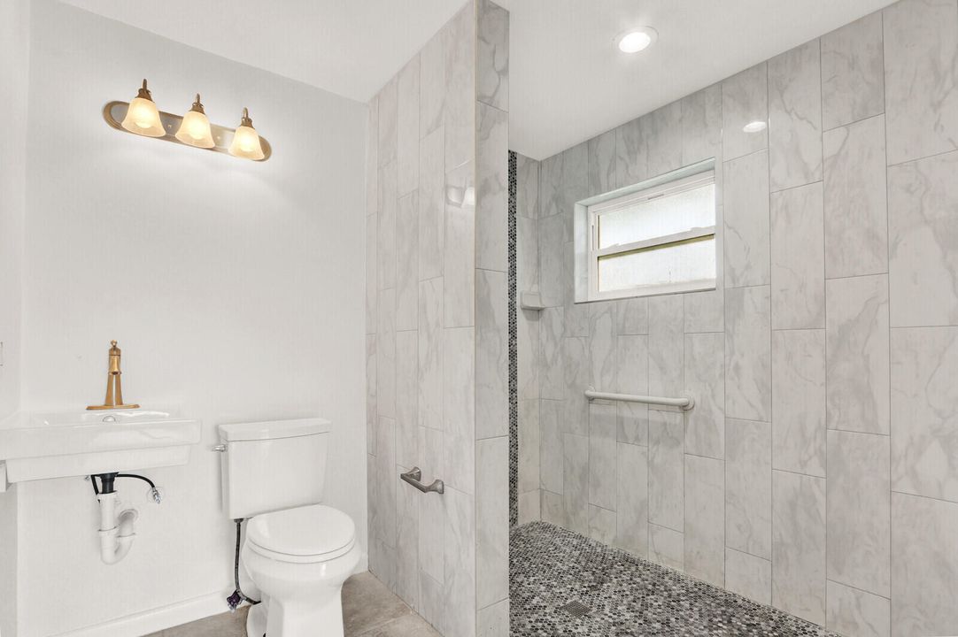 En Venta: $824,900 (3 camas, 2 baños, 1616 Pies cuadrados)