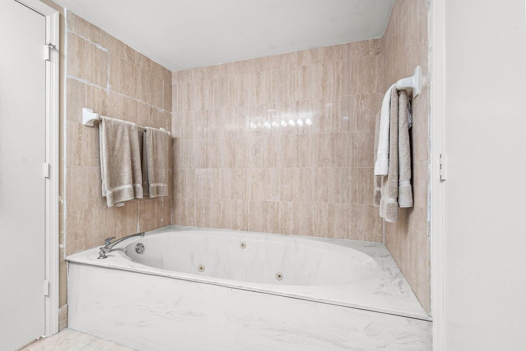 На продажу: $999,000 (2 спален, 2 ванн, 1630 Квадратных фут)