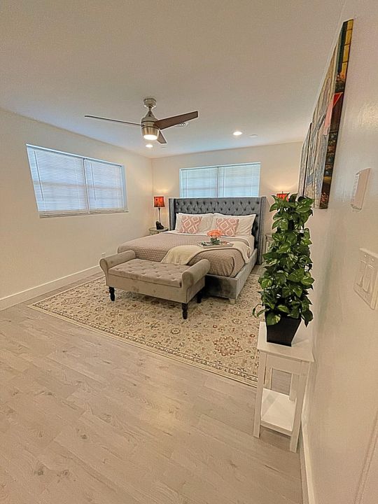 For Sale: $949,999 (4 beds, 3 baths, 2096 Square Feet)