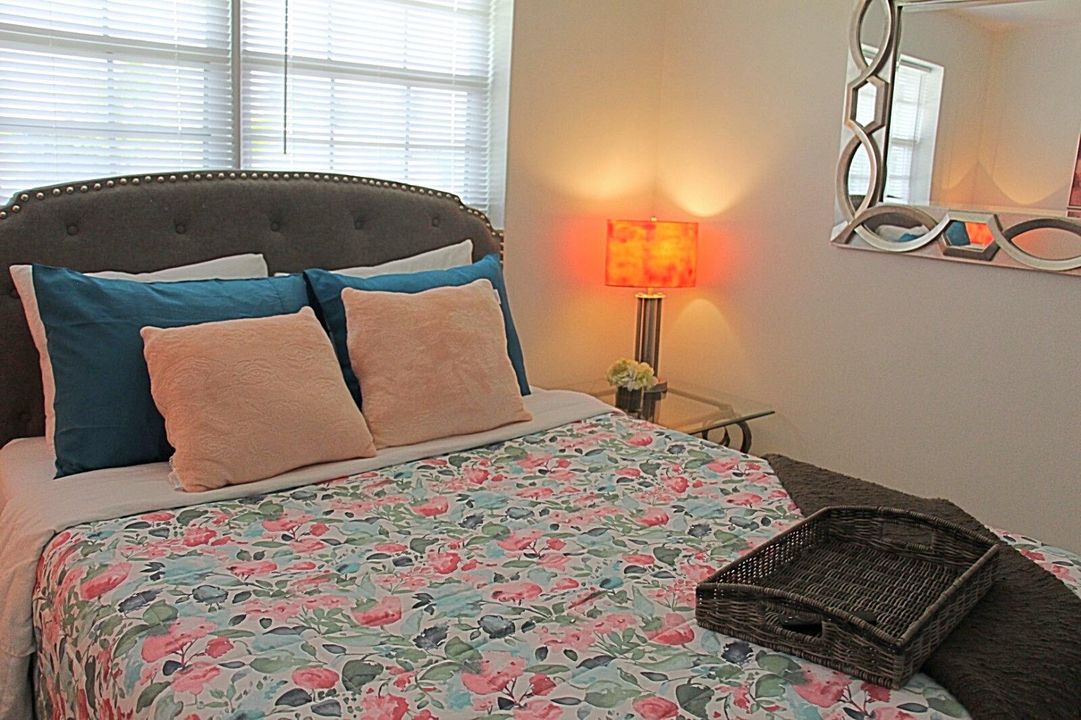 For Sale: $949,999 (4 beds, 3 baths, 2096 Square Feet)