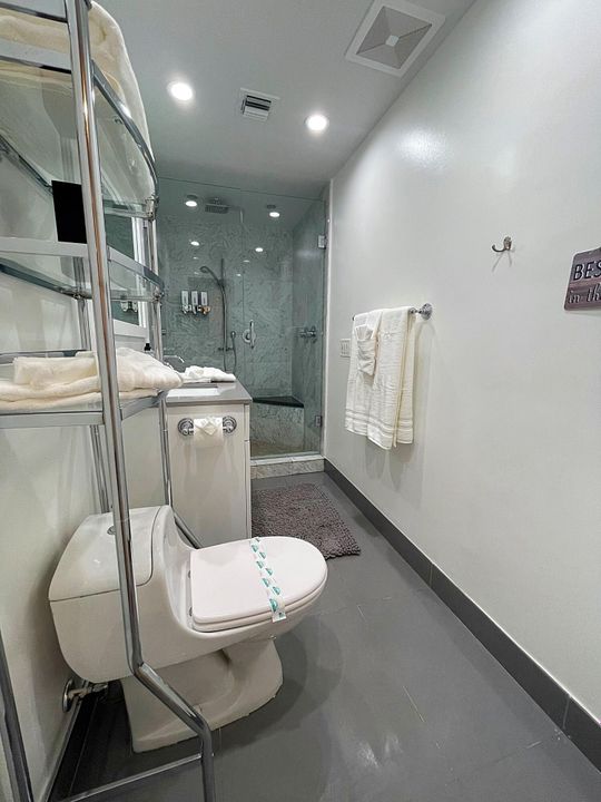 For Sale: $949,999 (4 beds, 3 baths, 2096 Square Feet)