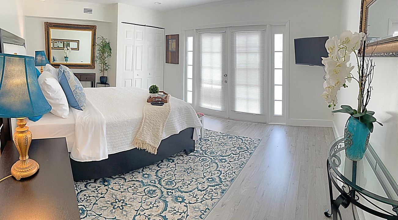 For Sale: $949,999 (4 beds, 3 baths, 2096 Square Feet)