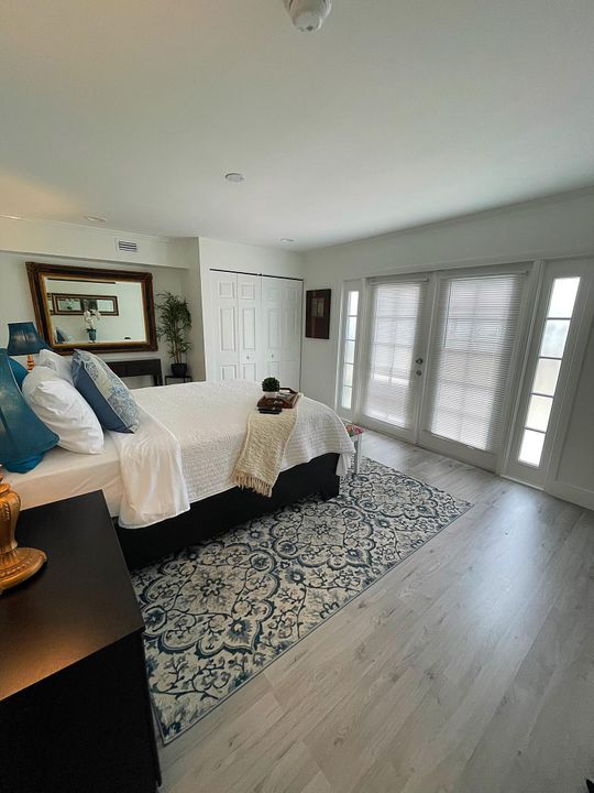 For Sale: $949,999 (4 beds, 3 baths, 2096 Square Feet)