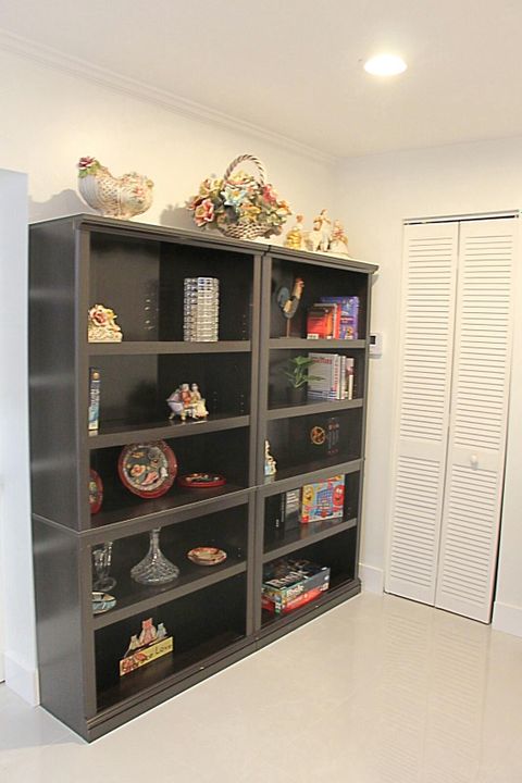 For Sale: $949,999 (4 beds, 3 baths, 2096 Square Feet)