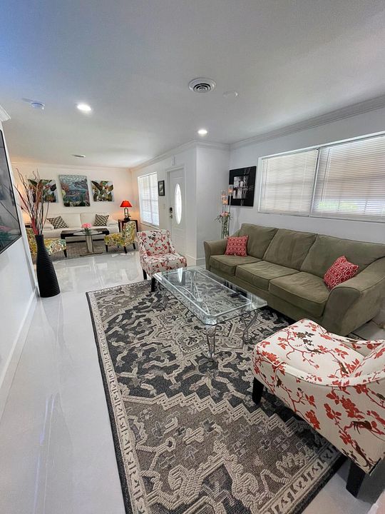 For Sale: $949,999 (4 beds, 3 baths, 2096 Square Feet)